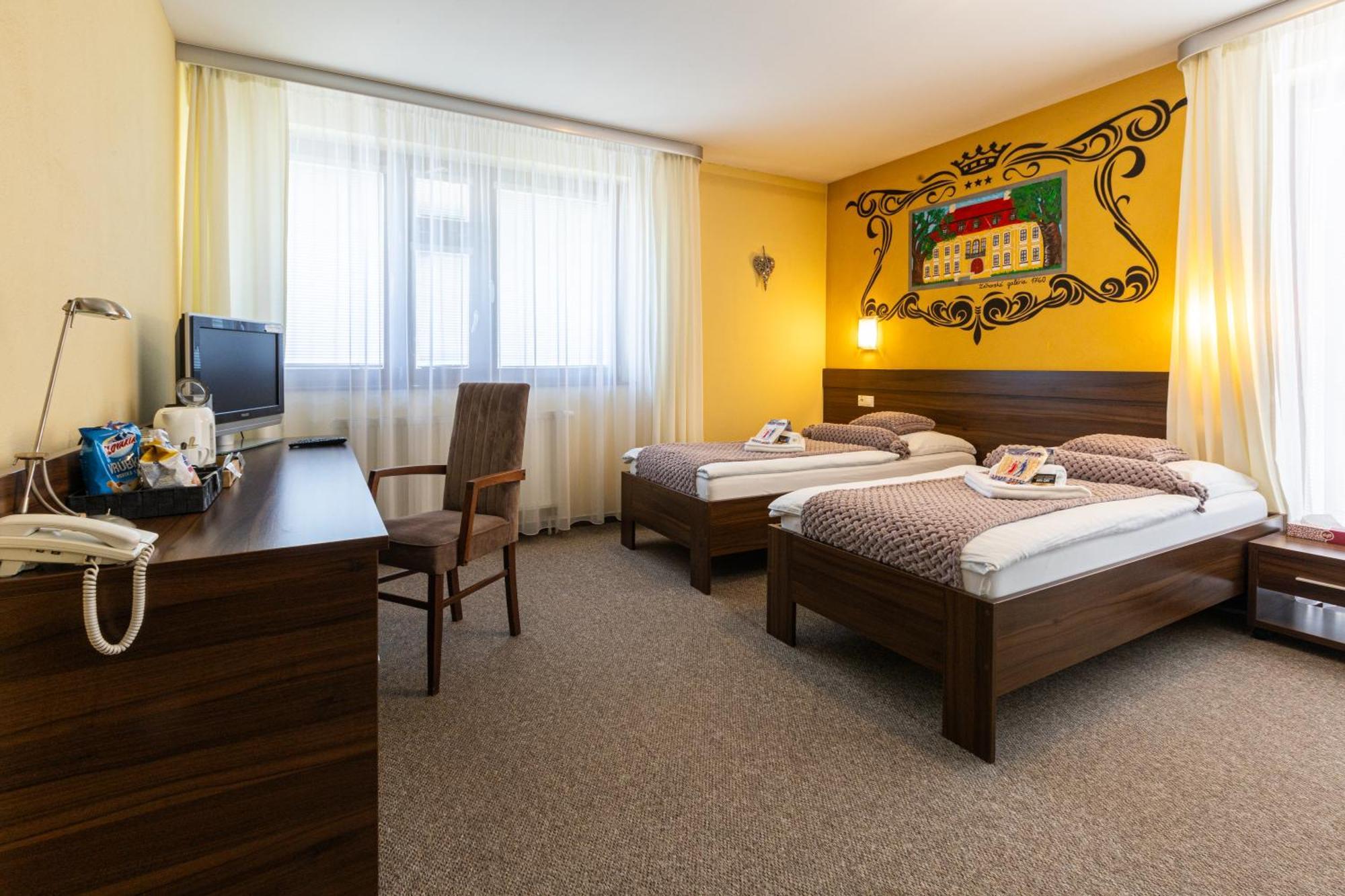 Grand Hotel Senica, Garni Екстериор снимка